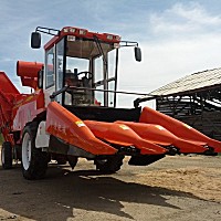 中凌4YZ-3玉米联合收获机