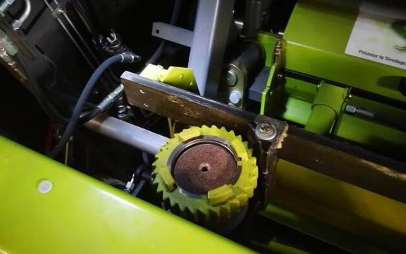 科乐收(CLAAS) JAGUAR系列青贮机磨刀石调整