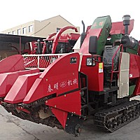 春明4YPU-3履带式玉米收获机