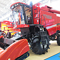 东方红4YZ-6(YT6606)玉米籽粒收获机