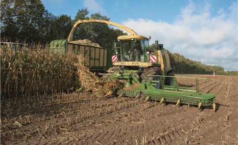 科罗尼BiGX780自走式青贮饲料收获机