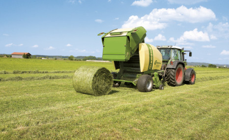 科罗尼Comprima F125XC圆捆捡拾切碎压捆机