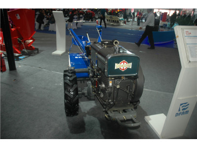 东风牌DF-151M手扶拖拉机