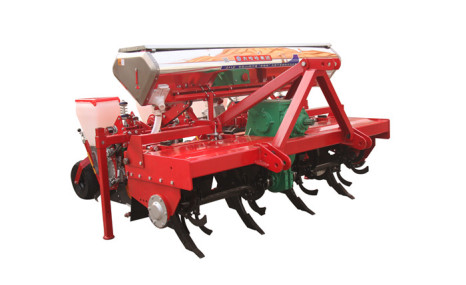 农哈哈2BYGS-4深松施肥旋耕玉米精播机