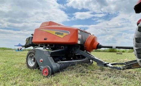 华德9YFQ系列跨行式方草捆捡拾压捆机