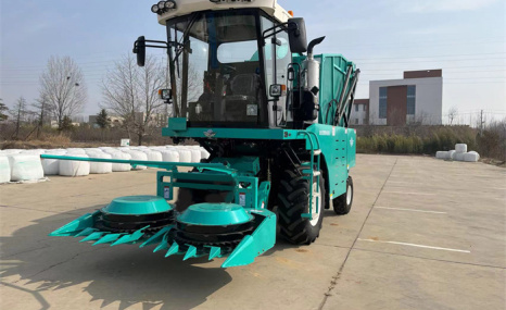 五征H7(4QZ-30A(G4))自走式青饲料收获机