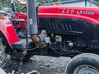 东方红LX1200轮式拖拉机